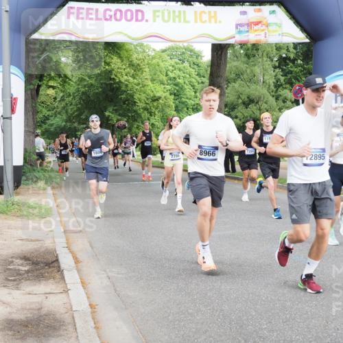29.06.2025 - hella hamburg halbmarathon MichiJ http://msf.ph/oto/8256109 29.06.2025 10:29:25 Zwischen KM18-KM19 1677, 1800, 1912, 4303, 6152, 6429, 6771, 7774, 8122, 8966, 9540, 9711, 10783, 12292, 12895, 13457, 13667, 14899, 16201, 16347, 16580, 17486, 17971, 18412, 18802 meine-sportfotos.de