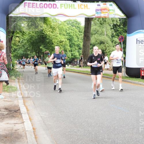 29.06.2025 - hella hamburg halbmarathon MichiJ http://msf.ph/oto/8256149 29.06.2025 10:52:42 Zwischen KM18-KM19 3578, 3746, 4488, 9165, 9736, 10781, 10886, 10998, 12371, 12473, 13481, 17059, 18827 meine-sportfotos.de