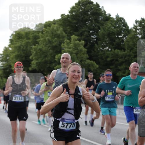 29.06.2025 - hella hamburg halbmarathon Jannik Wohlers http://msf.ph/oto/8256150 29.06.2025 09:57:31 Lombardsbrücke 1094, 1258, 1320, 1321, 1335, 1563, 1870, 2138, 2397, 2448, 2612, 2946, 3058, 3091, 3114, 3251, 5032, 5305, 5672, 5775, 6355, 6356, 6569, 6580, 6585, 6628, 6754, 6776, 7065, 7134, 7478, 7646, 7952, 7973, 7976, 8176, 8973, 9065, 9145, 9163, 9214, 9227, 9835, 10860, 11208, 11310, 11757, 11789, 11832, 12155, 12224, 12662, 12961, 13047, 14300, 14638, 14865, 14914, 15061, 15125, 15134, 15169, 15426, 15496, 15712, 15915, 16008, 16009, 16320, 16563, 16750, 16980, 17530 meine-sportfotos.de