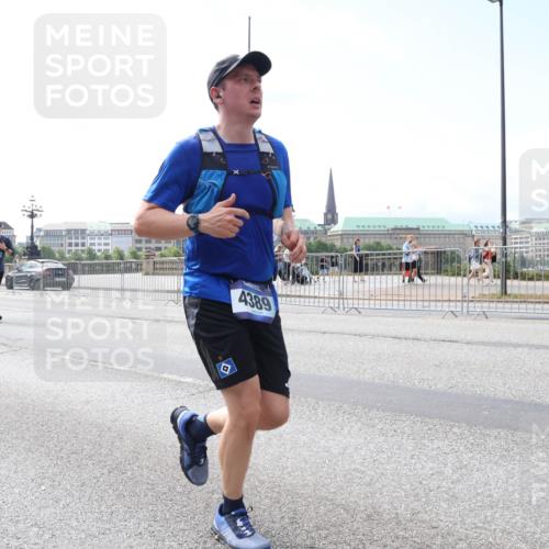 29.06.2025 - hella hamburg halbmarathon Lena Gebhardt http://msf.ph/oto/8256176 29.06.2025 10:10:40 Lombardsbrücke 1166, 1186, 1573, 1781, 4389, 5182, 5440, 5990, 5991, 7042, 7250, 7685, 8219, 8890, 9169, 9681, 9816, 9829, 11180, 11355, 11887, 11904, 11905, 12008, 12426, 12629, 12790, 13588, 13594, 13797, 13825, 13901, 14270, 14679, 14822, 15214, 15409, 16166, 16344, 16639, 16808, 16872, 17532, 17730, 18949, 19023 meine-sportfotos.de