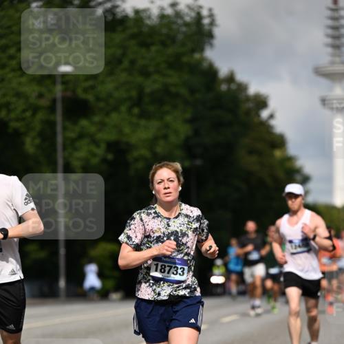 29.06.2025 - hella hamburg halbmarathon Dr. Thomas Lammeyer http://msf.ph/oto/8256207 29.06.2025 09:51:51 Kennedybrücke 1290, 1505, 1710, 2399, 2714, 2767, 3480, 3959, 4860, 5315, 5554, 5709, 7152, 7154, 7884, 8933, 9403, 10404, 10793, 10852 meine-sportfotos.de