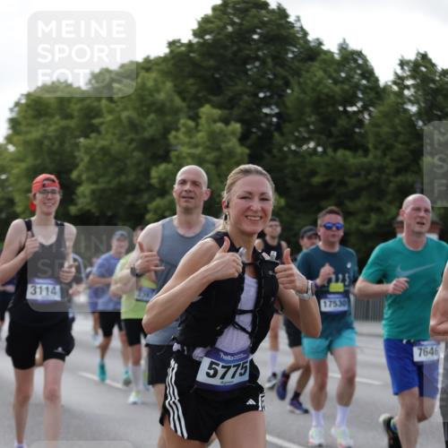 29.06.2025 - hella hamburg halbmarathon Jannik Wohlers http://msf.ph/oto/8256216 29.06.2025 09:57:31 Lombardsbrücke 1094, 1258, 1320, 1321, 1335, 1563, 1870, 2138, 2397, 2448, 2612, 2946, 3058, 3091, 3114, 3251, 5032, 5305, 5672, 5775, 6355, 6356, 6569, 6580, 6585, 6628, 6754, 6776, 7065, 7134, 7478, 7646, 7952, 7973, 7976, 8176, 8973, 9065, 9145, 9163, 9214, 9227, 9835, 10860, 11208, 11310, 11757, 11789, 11832, 12155, 12224, 12662, 12961, 13047, 14300, 14638, 14865, 14914, 15061, 15125, 15134, 15169, 15426, 15496, 15712, 15915, 16008, 16009, 16320, 16563, 16750, 16980, 17530 meine-sportfotos.de