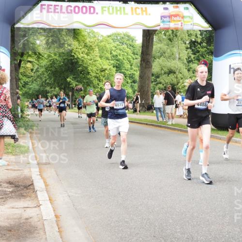 29.06.2025 - hella hamburg halbmarathon MichiJ http://msf.ph/oto/8256235 29.06.2025 10:52:43 Zwischen KM18-KM19 3578, 3746, 4488, 6572, 9165, 10781, 10998, 12473, 13481, 17059, 18827 meine-sportfotos.de