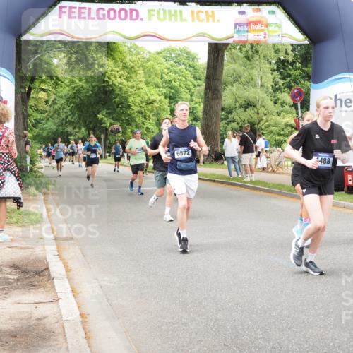 29.06.2025 - hella hamburg halbmarathon MichiJ http://msf.ph/oto/8256249 29.06.2025 10:52:43 Zwischen KM18-KM19 3578, 3746, 4488, 6572, 9165, 10781, 10998, 12473, 13481, 17059, 18827 meine-sportfotos.de