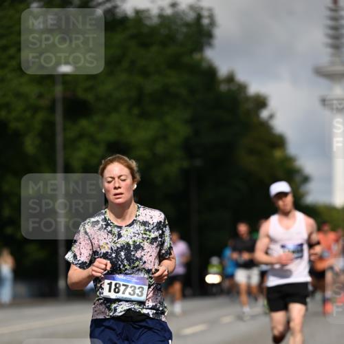 29.06.2025 - hella hamburg halbmarathon Dr. Thomas Lammeyer http://msf.ph/oto/8256259 29.06.2025 09:51:52 Kennedybrücke 1290, 1505, 1710, 2399, 2714, 2767, 3480, 3959, 4860, 5307, 5554, 5709, 7152, 7154, 7884, 8933, 9403, 10404, 10793, 10852 meine-sportfotos.de