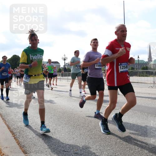 29.06.2025 - hella hamburg halbmarathon Lena Gebhardt http://msf.ph/oto/8256286 29.06.2025 09:56:53 Lombardsbrücke 1381, 1460, 1496, 1537, 1628, 1657, 1783, 1833, 1877, 2013, 2025, 2058, 2074, 2082, 2111, 2208, 2340, 2378, 2396, 2771, 2839, 2869, 2878, 2953, 2996, 3093, 3256, 3296, 3310, 3575, 3652, 3791, 4065, 4377, 4404, 4635, 4711, 4726, 4770, 4833, 4897, 5008, 5169, 5194, 5319, 5744, 5839, 5978, 6033, 6286, 6377, 6511, 6512, 6561, 6562, 6631, 7176, 7177, 7383, 7475, 7918, 8112, 8261, 8313, 8361, 8572, 8587, 8618, 8651, 8661, 8710, 8813, 8863, 8921, 8930, 9060, 9082, 9497, 9597, 9638 meine-sportfotos.de