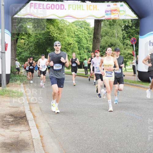 29.06.2025 - hella hamburg halbmarathon MichiJ http://msf.ph/oto/8256316 29.06.2025 10:29:26 Zwischen KM18-KM19 1677, 1800, 1912, 4303, 6152, 6429, 7284, 7774, 7796, 8122, 8966, 9540, 9711, 10783, 12895, 13457, 13667, 14899, 16201, 16249, 16347, 17486, 17971, 18412, 18802 meine-sportfotos.de