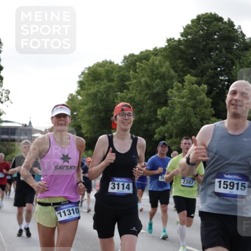 29.06.2025 - hella hamburg halbmarathon Jannik Wohlers http://msf.ph/oto/8256341 29.06.2025 09:57:32 Lombardsbrücke 1094, 1258, 1320, 1321, 1335, 1563, 1870, 2138, 2397, 2448, 2612, 2946, 3058, 3091, 3114, 3251, 5032, 5305, 5672, 5775, 6355, 6356, 6569, 6580, 6585, 6628, 6754, 6776, 7065, 7134, 7478, 7509, 7646, 7952, 7976, 8176, 8973, 9065, 9145, 9163, 9214, 9227, 9835, 10860, 11208, 11310, 11757, 11789, 12155, 12224, 12662, 12961, 13047, 14300, 14638, 14865, 15061, 15125, 15134, 15426, 15496, 15712, 15915, 16008, 16009, 16320, 16563, 16750, 16980, 17530 meine-sportfotos.de