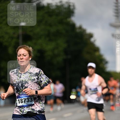 29.06.2025 - hella hamburg halbmarathon Dr. Thomas Lammeyer http://msf.ph/oto/8256365 29.06.2025 09:51:52 Kennedybrücke 1290, 1505, 1710, 2399, 2714, 2767, 3480, 3959, 4860, 5307, 5554, 5709, 7152, 7154, 7884, 8933, 9403, 10404, 10793, 10852 meine-sportfotos.de