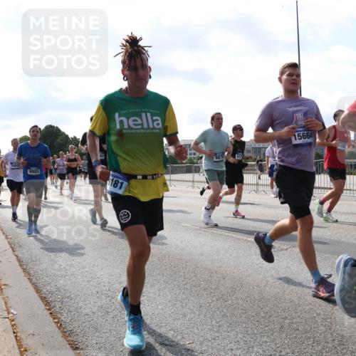 29.06.2025 - hella hamburg halbmarathon Lena Gebhardt http://msf.ph/oto/8256367 29.06.2025 09:56:53 Lombardsbrücke 1381, 1460, 1496, 1537, 1628, 1657, 1783, 1833, 1877, 2013, 2025, 2058, 2074, 2082, 2111, 2208, 2340, 2378, 2396, 2771, 2839, 2869, 2878, 2953, 2996, 3093, 3256, 3296, 3310, 3575, 3652, 3791, 4065, 4377, 4404, 4635, 4711, 4726, 4770, 4833, 4897, 5008, 5169, 5194, 5319, 5744, 5839, 5978, 6033, 6286, 6377, 6511, 6512, 6561, 6562, 6631, 7176, 7177, 7383, 7475, 7918, 8112, 8261, 8313, 8361, 8572, 8587, 8618, 8651, 8661, 8710, 8813, 8863, 8921, 8930, 9060, 9082, 9497, 9597, 9638 meine-sportfotos.de