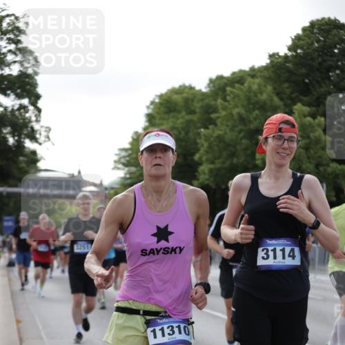 29.06.2025 - hella hamburg halbmarathon Jannik Wohlers http://msf.ph/oto/8256442 29.06.2025 09:57:32 Lombardsbrücke 1094, 1258, 1320, 1321, 1335, 1563, 1870, 2138, 2397, 2448, 2612, 2946, 3058, 3091, 3114, 3251, 5032, 5305, 5672, 5775, 6355, 6356, 6569, 6580, 6585, 6628, 6754, 6776, 7065, 7134, 7478, 7509, 7646, 7952, 7976, 8176, 8973, 9065, 9145, 9163, 9214, 9227, 9835, 10860, 11208, 11310, 11757, 11789, 12155, 12224, 12662, 12961, 13047, 14300, 14638, 14865, 15061, 15125, 15134, 15426, 15496, 15712, 15915, 16008, 16009, 16320, 16563, 16750, 16980, 17530 meine-sportfotos.de