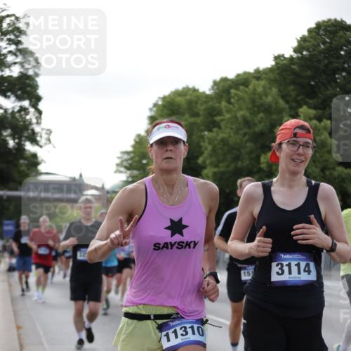 29.06.2025 - hella hamburg halbmarathon Jannik Wohlers http://msf.ph/oto/8256475 29.06.2025 09:57:32 Lombardsbrücke 1094, 1258, 1320, 1321, 1335, 1563, 1870, 2138, 2397, 2448, 2612, 2946, 3058, 3091, 3114, 3251, 5032, 5305, 5672, 5775, 6355, 6356, 6569, 6580, 6585, 6628, 6754, 6776, 7065, 7134, 7478, 7509, 7646, 7952, 7976, 8176, 8973, 9065, 9145, 9163, 9214, 9227, 9835, 10860, 11208, 11310, 11757, 11789, 12155, 12224, 12662, 12961, 13047, 14300, 14638, 14865, 15061, 15125, 15134, 15426, 15496, 15712, 15915, 16008, 16009, 16320, 16563, 16750, 16980, 17530 meine-sportfotos.de