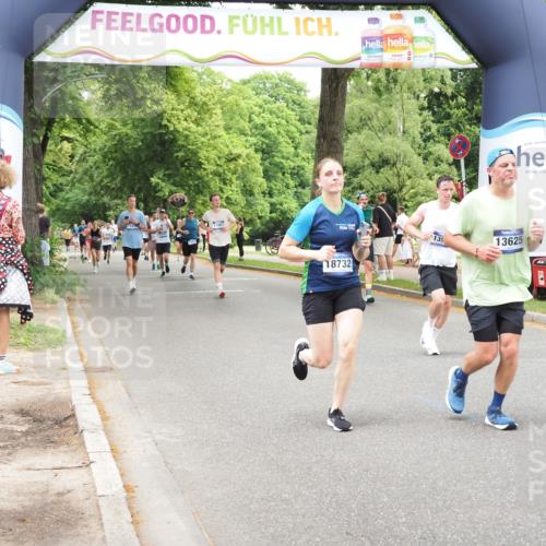 29.06.2025 - hella hamburg halbmarathon MichiJ http://msf.ph/oto/8256477 29.06.2025 10:52:47 Zwischen KM18-KM19 3578, 3746, 4488, 6572, 9165, 10067, 10781, 10998, 13566, 13625, 18732 meine-sportfotos.de