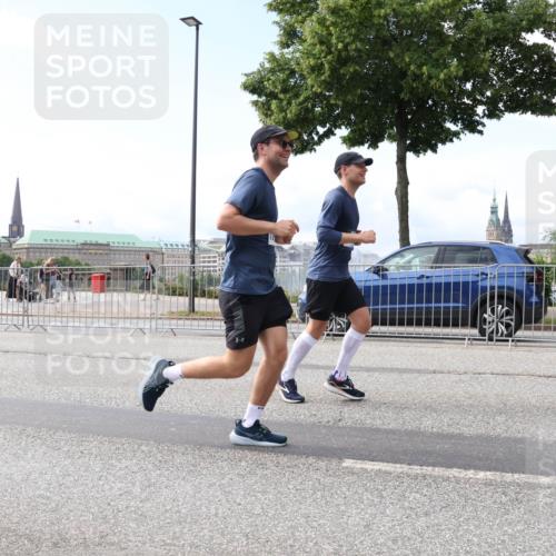 29.06.2025 - hella hamburg halbmarathon Lena Gebhardt http://msf.ph/oto/8256484 29.06.2025 10:10:44 Lombardsbrücke 1166, 1186, 1573, 1781, 4389, 5182, 5440, 5990, 5991, 7250, 7370, 7685, 9169, 9681, 9816, 9829, 11180, 11355, 11887, 11904, 11905, 12008, 12426, 12556, 12629, 12790, 13588, 13594, 13797, 13825, 13901, 14270, 14679, 14822, 15214, 15409, 16166, 16344, 16639, 16808, 17532, 17730, 18949, 19023 meine-sportfotos.de