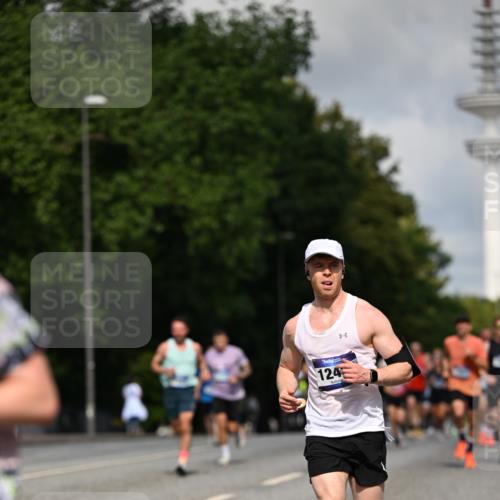 29.06.2025 - hella hamburg halbmarathon Dr. Thomas Lammeyer http://msf.ph/oto/8256574 29.06.2025 09:51:53 Kennedybrücke 1290, 1505, 1710, 2399, 2714, 2767, 3480, 3959, 5307, 5554, 5709, 6993, 7152, 7154, 7884, 8933, 9403, 10404, 10793, 10852 meine-sportfotos.de