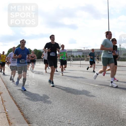 29.06.2025 - hella hamburg halbmarathon Lena Gebhardt http://msf.ph/oto/8256589 29.06.2025 09:56:54 Lombardsbrücke 1381, 1460, 1496, 1537, 1628, 1657, 1783, 1833, 1877, 2013, 2025, 2058, 2074, 2082, 2111, 2208, 2340, 2378, 2396, 2771, 2839, 2869, 2878, 2953, 2996, 3093, 3256, 3296, 3310, 3575, 3652, 3791, 4065, 4377, 4404, 4635, 4711, 4726, 4770, 4833, 4897, 5008, 5169, 5194, 5319, 5744, 5839, 5978, 6033, 6286, 6377, 6561, 6562, 6631, 7176, 7177, 7259, 7383, 7475, 7918, 8112, 8261, 8313, 8361, 8572, 8587, 8618, 8651, 8661, 8710, 8813, 8863, 8921, 8930, 9060, 9082, 9497, 9597, 9638 meine-sportfotos.de