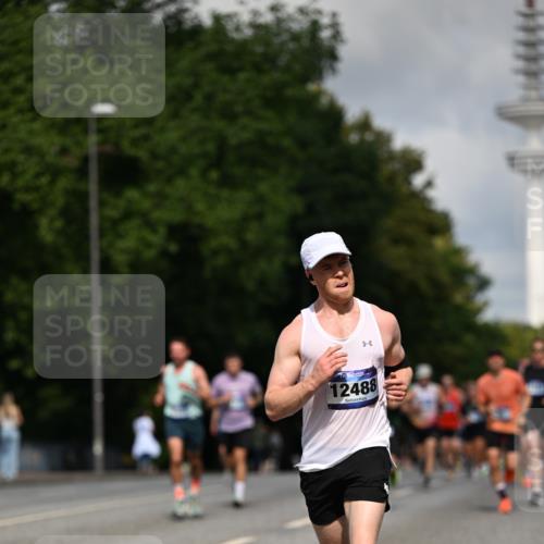 29.06.2025 - hella hamburg halbmarathon Dr. Thomas Lammeyer http://msf.ph/oto/8256644 29.06.2025 09:51:53 Kennedybrücke 1290, 1505, 1710, 2399, 2714, 2767, 3480, 3959, 5307, 5554, 5709, 6993, 7152, 7154, 7884, 8933, 9403, 10404, 10793, 10852 meine-sportfotos.de