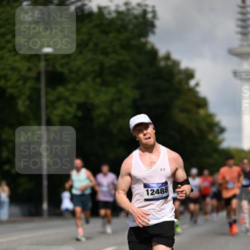 29.06.2025 - hella hamburg halbmarathon Dr. Thomas Lammeyer http://msf.ph/oto/8256682 29.06.2025 09:51:53 Kennedybrücke 1290, 1505, 1710, 2399, 2714, 2767, 3480, 3959, 5307, 5554, 5709, 6993, 7152, 7154, 7884, 8933, 9403, 10404, 10793, 10852 meine-sportfotos.de