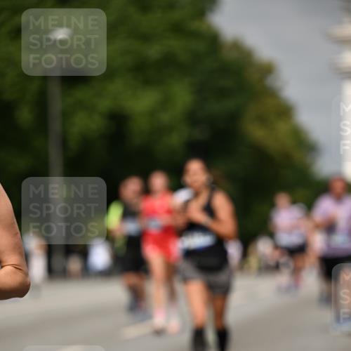29.06.2025 - hella hamburg halbmarathon Dr. Thomas Lammeyer http://msf.ph/oto/8256696 29.06.2025 10:14:34 Kennedybrücke 1052, 1186, 1456, 1548, 1781, 5182, 5653, 5806, 7058, 8561, 8685, 9150, 9829 meine-sportfotos.de