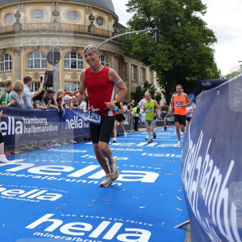 29.06.2025 - hella hamburg halbmarathon Strokosch-Dieckow http://msf.ph/oto/8256722 29.06.2025 10:42:01 Ziel 1441, 5690, 6593, 7363, 8694, 10216, 11417, 12098, 12292, 13196, 15846, 16507, 16677, 17864, 17926, 18920, 19046 meine-sportfotos.de