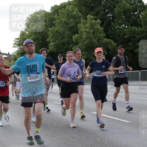 29.06.2025 - hella hamburg halbmarathon Jannik Wohlers http://msf.ph/oto/8256725 29.06.2025 09:57:36 Lombardsbrücke 1179, 1258, 1320, 1321, 1335, 1563, 1870, 2138, 2397, 2417, 2448, 2612, 2636, 3058, 3091, 3114, 3251, 4814, 5305, 5672, 5775, 6355, 6356, 6569, 6580, 6628, 6754, 6776, 7065, 7478, 7509, 7646, 7724, 7952, 7976, 8449, 8689, 9065, 9145, 9163, 10860, 11310, 11416, 11757, 11789, 12155, 12224, 12662, 12961, 13047, 13691, 14638, 14865, 15061, 15125, 15134, 15426, 15915, 16008, 16009, 16563, 16750, 17530, 17825, 18514, 18811 meine-sportfotos.de