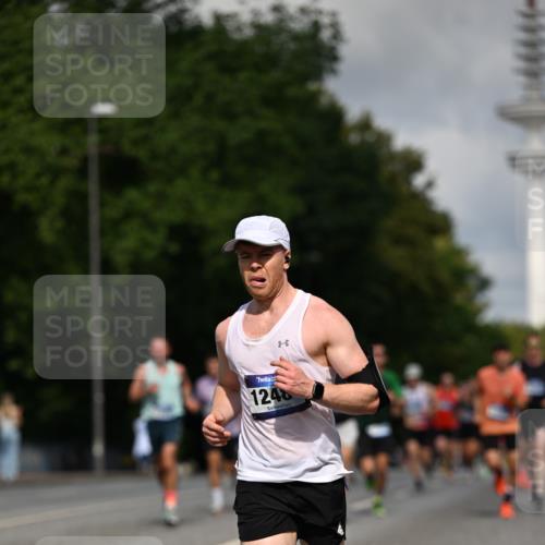 29.06.2025 - hella hamburg halbmarathon Dr. Thomas Lammeyer http://msf.ph/oto/8256749 29.06.2025 09:51:53 Kennedybrücke 1290, 1505, 1710, 2399, 2714, 2767, 3480, 3959, 5307, 5554, 5709, 6993, 7152, 7154, 7884, 8933, 9403, 10404, 10793, 10852 meine-sportfotos.de