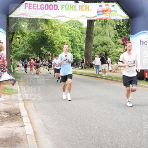 29.06.2025 - hella hamburg halbmarathon MichiJ http://msf.ph/oto/8256763 29.06.2025 10:52:51 Zwischen KM18-KM19 1355, 3994, 6572, 10067, 11416, 11887, 13566, 13625, 18732 meine-sportfotos.de