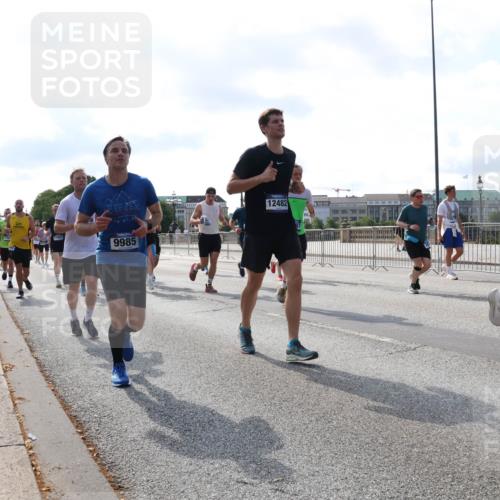 29.06.2025 - hella hamburg halbmarathon Lena Gebhardt http://msf.ph/oto/8256828 29.06.2025 09:56:54 Lombardsbrücke 1381, 1460, 1496, 1537, 1628, 1657, 1783, 1833, 1877, 2013, 2025, 2058, 2074, 2082, 2111, 2208, 2340, 2378, 2396, 2771, 2839, 2869, 2878, 2953, 2996, 3093, 3256, 3296, 3310, 3575, 3652, 3791, 4065, 4377, 4404, 4635, 4711, 4726, 4770, 4833, 4897, 5008, 5169, 5194, 5319, 5744, 5839, 5978, 6033, 6286, 6377, 6561, 6562, 6631, 7176, 7177, 7259, 7383, 7475, 7918, 8112, 8261, 8313, 8361, 8572, 8587, 8618, 8651, 8661, 8710, 8813, 8863, 8921, 8930, 9060, 9082, 9497, 9597, 9638 meine-sportfotos.de