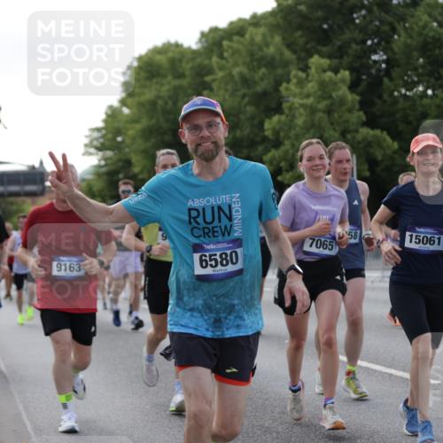 29.06.2025 - hella hamburg halbmarathon Jannik Wohlers http://msf.ph/oto/8256921 29.06.2025 09:57:37 Lombardsbrücke 1179, 1258, 1320, 1321, 1335, 1870, 2070, 2138, 2397, 2417, 2448, 2612, 2636, 2711, 3058, 3091, 3114, 3251, 4814, 5305, 5672, 5775, 6355, 6356, 6569, 6580, 6628, 6754, 6776, 7065, 7409, 7478, 7509, 7646, 7724, 7952, 7976, 8449, 8689, 9065, 9145, 9163, 10860, 11310, 11416, 11757, 11789, 12224, 12662, 12961, 13047, 13691, 14638, 14865, 15061, 15125, 15426, 15915, 16563, 16750, 17530, 17825, 18514, 18811 meine-sportfotos.de