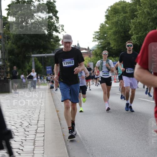 29.06.2025 - hella hamburg halbmarathon Jannik Wohlers http://msf.ph/oto/8257126 29.06.2025 09:57:38 Lombardsbrücke 1179, 1258, 1320, 1321, 1335, 1870, 2070, 2138, 2397, 2417, 2448, 2612, 2636, 2711, 3058, 3091, 3114, 3251, 4814, 5672, 5775, 6164, 6355, 6356, 6569, 6580, 6628, 6754, 6776, 7065, 7409, 7478, 7509, 7646, 7724, 7952, 7976, 8449, 8508, 8689, 9065, 9145, 9163, 10860, 11217, 11310, 11416, 11757, 11789, 12224, 12662, 12961, 13047, 13691, 14638, 14865, 15061, 15125, 15426, 15915, 16563, 17530, 17825, 18514, 18811 meine-sportfotos.de