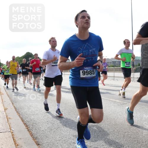 29.06.2025 - hella hamburg halbmarathon Lena Gebhardt http://msf.ph/oto/8257139 29.06.2025 09:56:55 Lombardsbrücke 1327, 1381, 1460, 1496, 1537, 1628, 1657, 1783, 1833, 1877, 2013, 2025, 2058, 2074, 2082, 2111, 2208, 2340, 2378, 2396, 2771, 2839, 2869, 2878, 2953, 2996, 3093, 3296, 3310, 3575, 3652, 3791, 4065, 4377, 4404, 4635, 4711, 4726, 4770, 4833, 4897, 5008, 5169, 5194, 5319, 5744, 5839, 6033, 6286, 6377, 6561, 6562, 6631, 7176, 7177, 7259, 7383, 7475, 7918, 8112, 8261, 8313, 8361, 8572, 8587, 8618, 8651, 8661, 8710, 8813, 8863, 8921, 8930, 9060, 9082, 9497, 9597, 9638 meine-sportfotos.de