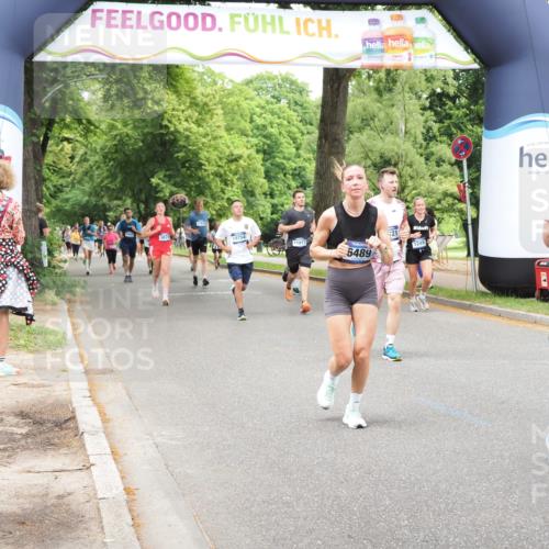 29.06.2025 - hella hamburg halbmarathon MichiJ http://msf.ph/oto/8257152 29.06.2025 10:52:56 Zwischen KM18-KM19 1355, 3994, 6489, 11416, 11887, 11917, 17347, 18721 meine-sportfotos.de