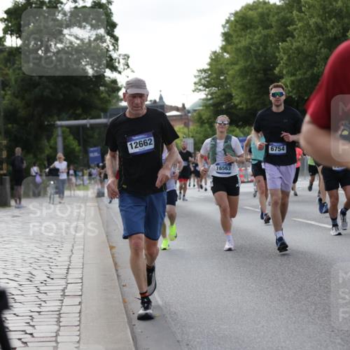 29.06.2025 - hella hamburg halbmarathon Jannik Wohlers http://msf.ph/oto/8257198 29.06.2025 09:57:38 Lombardsbrücke 1179, 1258, 1320, 1321, 1335, 1870, 2070, 2138, 2397, 2417, 2448, 2612, 2636, 2711, 3058, 3091, 3114, 3251, 4814, 5672, 5775, 6164, 6355, 6356, 6569, 6580, 6628, 6754, 6776, 7065, 7409, 7478, 7509, 7646, 7724, 7952, 7976, 8449, 8508, 8689, 9065, 9145, 9163, 10860, 11217, 11310, 11416, 11757, 11789, 12224, 12662, 12961, 13047, 13691, 14638, 14865, 15061, 15125, 15426, 15915, 16563, 17530, 17825, 18514, 18811 meine-sportfotos.de