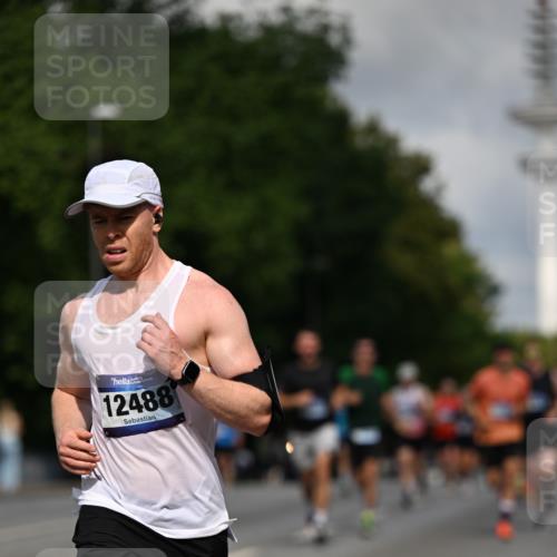 29.06.2025 - hella hamburg halbmarathon Dr. Thomas Lammeyer http://msf.ph/oto/8257312 29.06.2025 09:51:54 Kennedybrücke 1290, 1505, 1710, 2399, 2714, 2767, 3480, 3959, 5307, 5554, 5709, 6993, 7152, 7154, 7884, 8571, 8933, 9403, 10404, 10793, 10852 meine-sportfotos.de