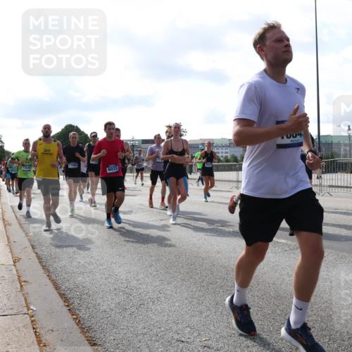 29.06.2025 - hella hamburg halbmarathon Lena Gebhardt http://msf.ph/oto/8257460 29.06.2025 09:56:56 Lombardsbrücke 1327, 1381, 1460, 1496, 1537, 1628, 1657, 1783, 1833, 1877, 2013, 2025, 2058, 2074, 2082, 2111, 2208, 2340, 2378, 2396, 2771, 2839, 2869, 2878, 2996, 3093, 3296, 3310, 3575, 3652, 3791, 4065, 4377, 4404, 4635, 4711, 4726, 4770, 4833, 4897, 5008, 5169, 5194, 5319, 5744, 5839, 6033, 6286, 6377, 6561, 6562, 6631, 7176, 7177, 7259, 7383, 7475, 7918, 8112, 8261, 8313, 8361, 8572, 8587, 8618, 8651, 8661, 8710, 8813, 8863, 8921, 8930, 9060, 9082, 9497, 9597, 9638 meine-sportfotos.de