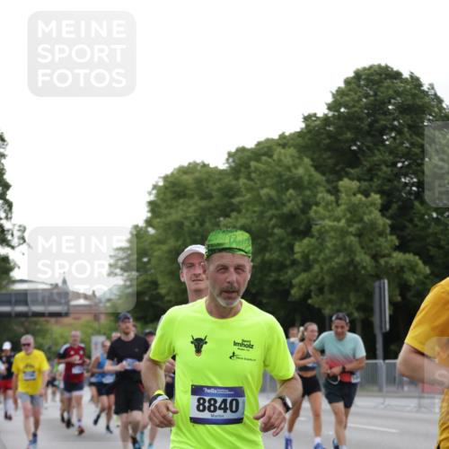 29.06.2025 - hella hamburg halbmarathon Jannik Wohlers http://msf.ph/oto/8257534 29.06.2025 10:32:03 Lombardsbrücke 1199, 1640, 3365, 3653, 3707, 3778, 4365, 4857, 5783, 5871, 5941, 6228, 6312, 6315, 7468, 7633, 7702, 8124, 8127, 8175, 8303, 8625, 8787, 8840, 8914, 8993, 9125, 9206, 9706, 9765, 10002, 10354, 10624, 10828, 11205, 11225, 11362, 11787, 11972, 12443, 12864, 13284, 13335, 13423, 14099, 14159, 14494, 14788, 14888, 15071, 15086, 15088, 15120, 15147, 15364, 15569, 15847, 15987, 16187, 18069 meine-sportfotos.de