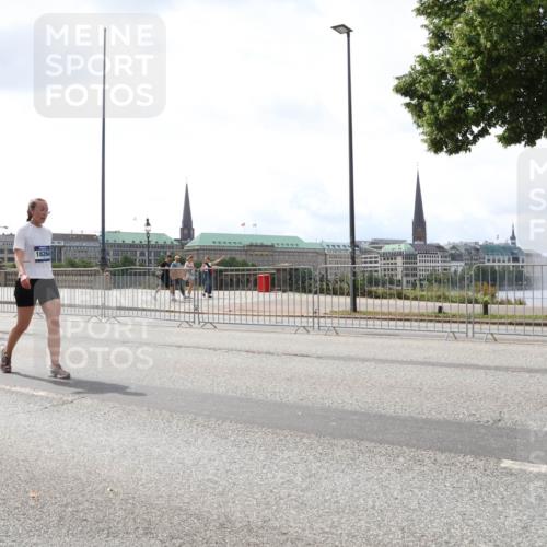 29.06.2025 - hella hamburg halbmarathon Lena Gebhardt http://msf.ph/oto/8257551 29.06.2025 10:45:54 Lombardsbrücke 1004, 1033, 1060, 1085, 1100, 1104, 1421, 1426, 1555, 1713, 1854, 1867, 1868, 1983, 2008, 2216, 2217, 2398, 2423, 2522, 2550, 2657, 2664, 2773, 2813, 2917, 2951, 2954, 2965, 2973, 3410, 4104, 4223, 4224, 4317, 4388, 4572, 5044, 5635, 5703, 5769, 5770, 5892, 6133, 6333, 6392, 6623, 6922, 7268, 7283, 7356, 7541, 7605, 7859, 7894, 8745, 9120, 9121, 9426, 9445, 9620, 10030, 10182, 10327, 10329, 10367, 10511, 11358, 11876 meine-sportfotos.de