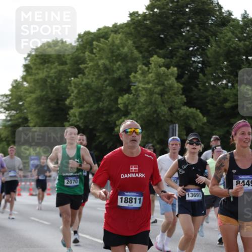 29.06.2025 - hella hamburg halbmarathon Jannik Wohlers http://msf.ph/oto/8257571 29.06.2025 09:57:43 Lombardsbrücke 1034, 1179, 1190, 1258, 1335, 2070, 2138, 2397, 2417, 2612, 2636, 2711, 3091, 3251, 4814, 5093, 5672, 6164, 6580, 6754, 7065, 7409, 7509, 7646, 7724, 7896, 8449, 8508, 8689, 9065, 9145, 9163, 11217, 11310, 11416, 11607, 11757, 11789, 11791, 12224, 12624, 12662, 13033, 13047, 13691, 14571, 14638, 15061, 15125, 15915, 16563, 17176, 17321, 17415, 17530, 17825, 18514, 18810, 18811 meine-sportfotos.de