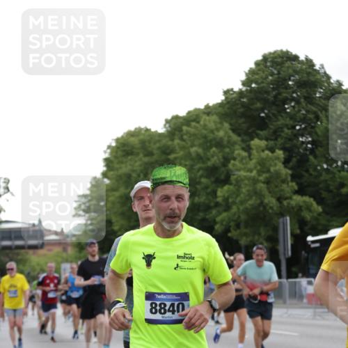 29.06.2025 - hella hamburg halbmarathon Jannik Wohlers http://msf.ph/oto/8257582 29.06.2025 10:32:03 Lombardsbrücke 1199, 1640, 3365, 3653, 3707, 3778, 4365, 4857, 5783, 5871, 5941, 6228, 6312, 6315, 7468, 7633, 7702, 8124, 8127, 8175, 8303, 8625, 8787, 8840, 8914, 8993, 9125, 9206, 9706, 9765, 10002, 10354, 10624, 10828, 11205, 11225, 11362, 11787, 11972, 12443, 12864, 13284, 13335, 13423, 14099, 14159, 14494, 14788, 14888, 15071, 15086, 15088, 15120, 15147, 15364, 15569, 15847, 15987, 16187, 18069 meine-sportfotos.de