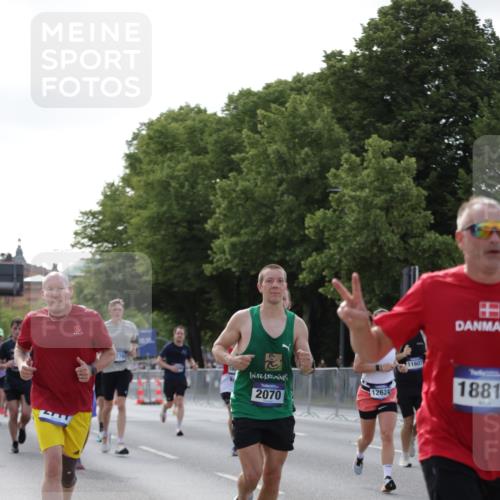 29.06.2025 - hella hamburg halbmarathon Jannik Wohlers http://msf.ph/oto/8257656 29.06.2025 09:57:44 Lombardsbrücke 1034, 1179, 1190, 1258, 1335, 2070, 2138, 2397, 2417, 2612, 2636, 2711, 3091, 3251, 4814, 4903, 5093, 5672, 6164, 6580, 6754, 7065, 7409, 7509, 7724, 7896, 8449, 8508, 8689, 9065, 9145, 9163, 11217, 11416, 11607, 11757, 11789, 11791, 12224, 12624, 12662, 13033, 13047, 13691, 14571, 14638, 15061, 15125, 16563, 17176, 17321, 17415, 17530, 17825, 18514, 18810, 18811 meine-sportfotos.de