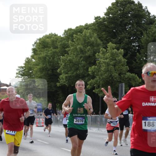 29.06.2025 - hella hamburg halbmarathon Jannik Wohlers http://msf.ph/oto/8257672 29.06.2025 09:57:44 Lombardsbrücke 1034, 1179, 1190, 1258, 1335, 2070, 2138, 2397, 2417, 2612, 2636, 2711, 3091, 3251, 4814, 4903, 5093, 5672, 6164, 6580, 6754, 7065, 7409, 7509, 7724, 7896, 8449, 8508, 8689, 9065, 9145, 9163, 11217, 11416, 11607, 11757, 11789, 11791, 12224, 12624, 12662, 13033, 13047, 13691, 14571, 14638, 15061, 15125, 16563, 17176, 17321, 17415, 17530, 17825, 18514, 18810, 18811 meine-sportfotos.de
