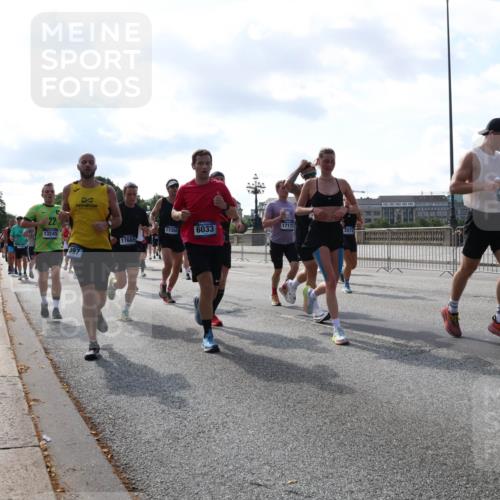 29.06.2025 - hella hamburg halbmarathon Lena Gebhardt http://msf.ph/oto/8257726 29.06.2025 09:56:56 Lombardsbrücke 1327, 1381, 1460, 1496, 1537, 1628, 1657, 1783, 1833, 1877, 2013, 2025, 2058, 2074, 2082, 2111, 2208, 2340, 2378, 2396, 2771, 2839, 2869, 2878, 2996, 3093, 3296, 3310, 3575, 3652, 3791, 4065, 4377, 4404, 4635, 4711, 4726, 4770, 4833, 4897, 5008, 5169, 5194, 5319, 5744, 5839, 6033, 6286, 6377, 6561, 6562, 6631, 7176, 7177, 7259, 7383, 7475, 7918, 8112, 8261, 8313, 8361, 8572, 8587, 8618, 8651, 8661, 8710, 8813, 8863, 8921, 8930, 9060, 9082, 9497, 9597, 9638 meine-sportfotos.de