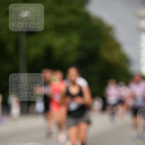 29.06.2025 - hella hamburg halbmarathon Dr. Thomas Lammeyer http://msf.ph/oto/8257733 29.06.2025 10:14:35 Kennedybrücke 1052, 1186, 1456, 1548, 1781, 5182, 5653, 5806, 7058, 8561, 8685, 9150, 9829 meine-sportfotos.de
