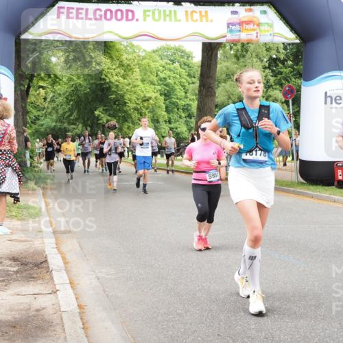 29.06.2025 - hella hamburg halbmarathon MichiJ http://msf.ph/oto/8257818 29.06.2025 10:53:05 Zwischen KM18-KM19 1249, 1781, 4499, 5951, 8402, 8917, 8926, 9829, 10389, 17836, 17866, 18178, 18754 meine-sportfotos.de