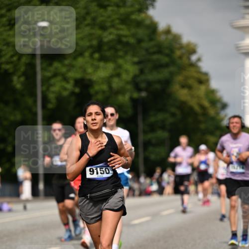 29.06.2025 - hella hamburg halbmarathon Dr. Thomas Lammeyer http://msf.ph/oto/8257828 29.06.2025 10:14:35 Kennedybrücke 1052, 1186, 1456, 1548, 1781, 5182, 5653, 5806, 7058, 8561, 8685, 9150, 9829 meine-sportfotos.de