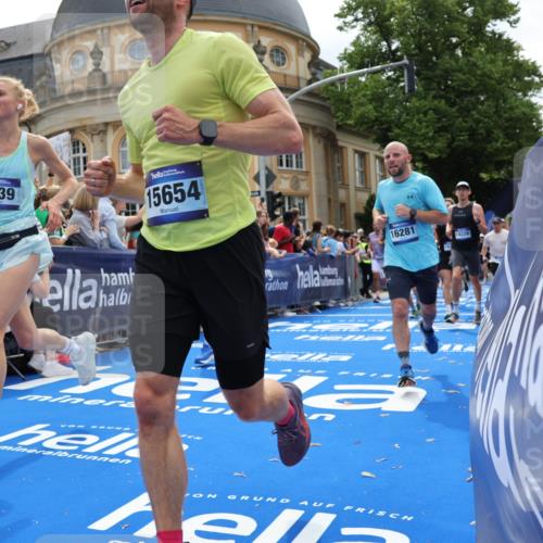 29.06.2025 - hella hamburg halbmarathon Strokosch-Dieckow http://msf.ph/oto/8257841 29.06.2025 10:42:25 Ziel 1209, 1256, 1312, 1353, 1800, 1962, 2233, 3523, 6639, 6770, 7116, 7448, 7693, 7734, 11907, 13446, 13746, 13807, 14226, 15095, 15175, 15270, 15623, 15654, 16281, 16295, 16333, 17016, 17637, 17733, 17911, 18330, 18680 meine-sportfotos.de