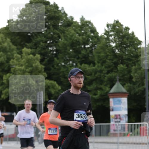 29.06.2025 - hella hamburg halbmarathon Jannik Wohlers http://msf.ph/oto/8257842 29.06.2025 10:32:07 Lombardsbrücke 1199, 1640, 3365, 3653, 3670, 4857, 5783, 5871, 5941, 6228, 6312, 6315, 7308, 7309, 7468, 7531, 7633, 7702, 7749, 7750, 8124, 8127, 8303, 8625, 8787, 8840, 8914, 8993, 9010, 9706, 9765, 10002, 10048, 10203, 10354, 10470, 10624, 10828, 11205, 11225, 11362, 11787, 11972, 12443, 12470, 12864, 13284, 13335, 13423, 14159, 14301, 14788, 14888, 15071, 15086, 15088, 15120, 15147, 15364, 15569, 15847, 16187, 16898, 16999, 17167, 18069, 18706 meine-sportfotos.de