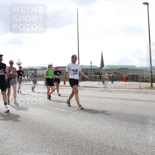 29.06.2025 - hella hamburg halbmarathon Lena Gebhardt http://msf.ph/oto/8257853 29.06.2025 10:45:54 Lombardsbrücke 1004, 1033, 1060, 1085, 1100, 1104, 1421, 1426, 1555, 1713, 1854, 1867, 1868, 1983, 2008, 2216, 2217, 2398, 2423, 2522, 2550, 2657, 2664, 2773, 2813, 2917, 2951, 2954, 2965, 2973, 3410, 4104, 4223, 4224, 4317, 4388, 4572, 5044, 5635, 5703, 5769, 5770, 5892, 6133, 6333, 6392, 6623, 6922, 7268, 7283, 7356, 7541, 7605, 7859, 7894, 8745, 9120, 9121, 9426, 9445, 9620, 10030, 10182, 10327, 10329, 10367, 10511, 11358, 11876 meine-sportfotos.de