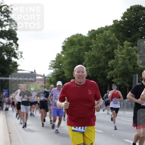 29.06.2025 - hella hamburg halbmarathon Jannik Wohlers http://msf.ph/oto/8257921 29.06.2025 09:57:45 Lombardsbrücke 1034, 1179, 1190, 1258, 1335, 2034, 2070, 2138, 2397, 2417, 2612, 2636, 2711, 3091, 3251, 4814, 4903, 5093, 5672, 6164, 6580, 6754, 7065, 7409, 7509, 7724, 7896, 8449, 8508, 8590, 8689, 9057, 9065, 9145, 9163, 9656, 11217, 11416, 11607, 11757, 11789, 11791, 12224, 12624, 12662, 13033, 13047, 13691, 14571, 14638, 15061, 15125, 16563, 17176, 17321, 17415, 17825, 18514, 18810, 18811 meine-sportfotos.de