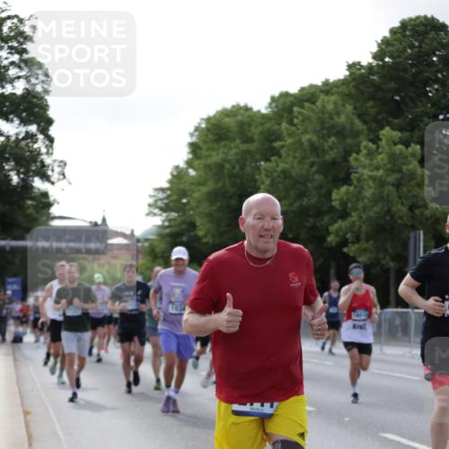 29.06.2025 - hella hamburg halbmarathon Jannik Wohlers http://msf.ph/oto/8257949 29.06.2025 09:57:45 Lombardsbrücke 1034, 1179, 1190, 1258, 1335, 2034, 2070, 2138, 2397, 2417, 2612, 2636, 2711, 3091, 3251, 4814, 4903, 5093, 5672, 6164, 6580, 6754, 7065, 7409, 7509, 7724, 7896, 8449, 8508, 8590, 8689, 9057, 9065, 9145, 9163, 9656, 11217, 11416, 11607, 11757, 11789, 11791, 12224, 12624, 12662, 13033, 13047, 13691, 14571, 14638, 15061, 15125, 16563, 17176, 17321, 17415, 17825, 18514, 18810, 18811 meine-sportfotos.de
